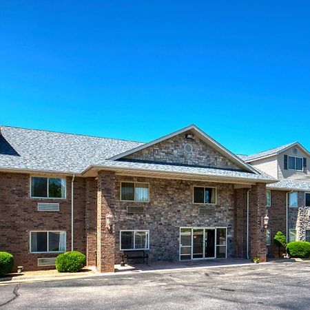 All Towne Suites Saint Robert Esterno foto