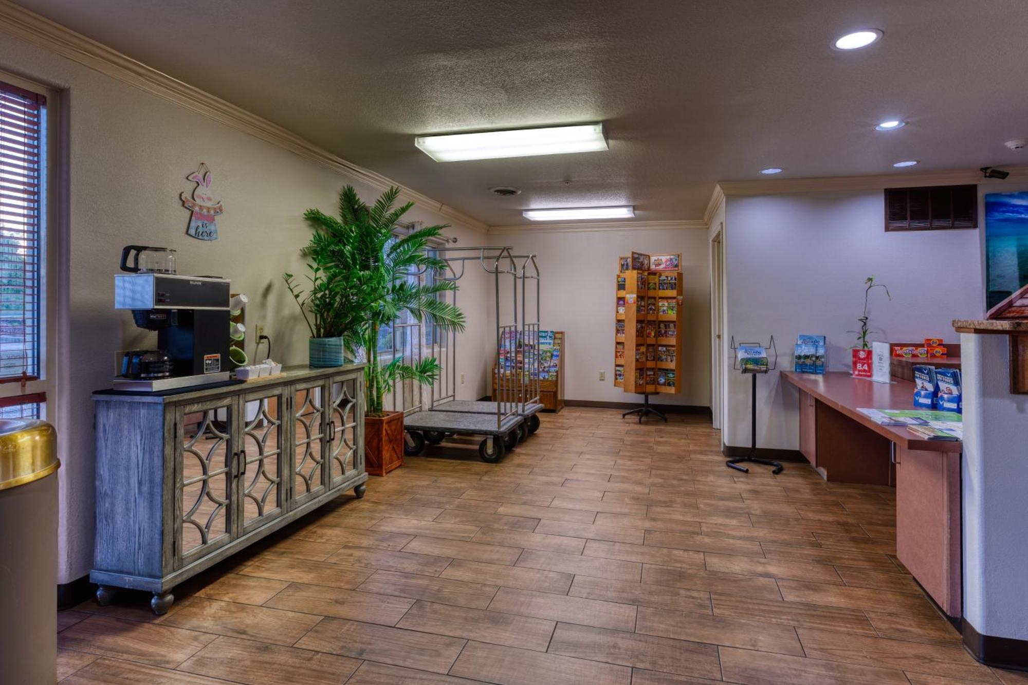 All Towne Suites Saint Robert Esterno foto